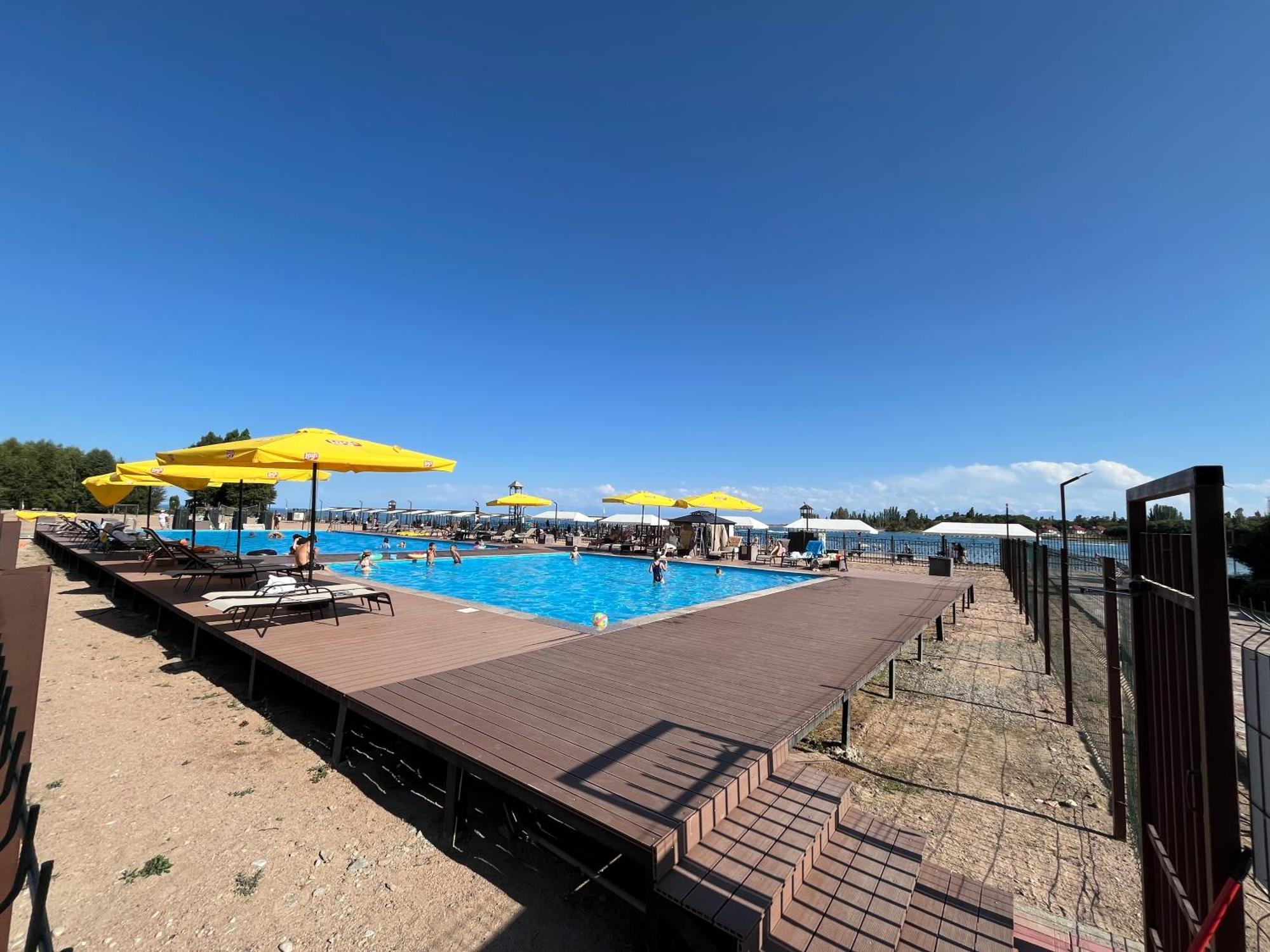 Deluxe Royal Beach Chok-Tal Exterior photo